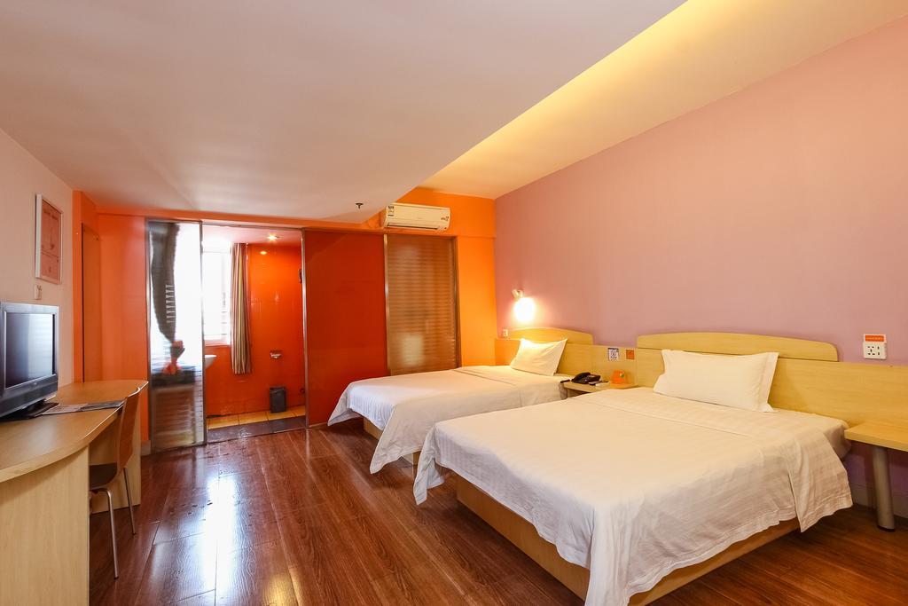 7Days Inn Guangzhou Wuyang New Town Экстерьер фото